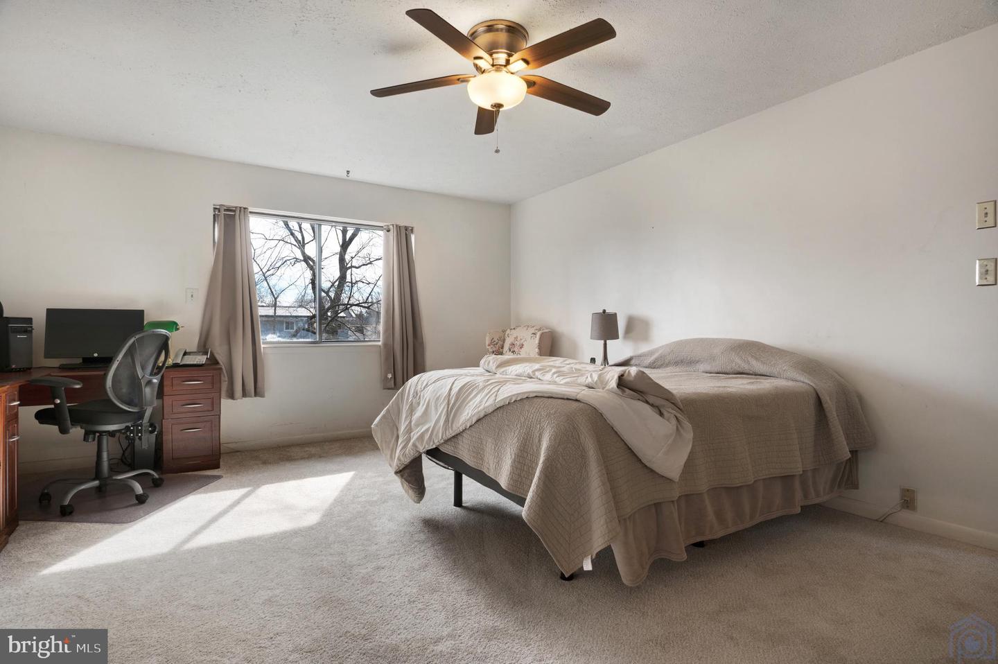 115 Lake View Dr