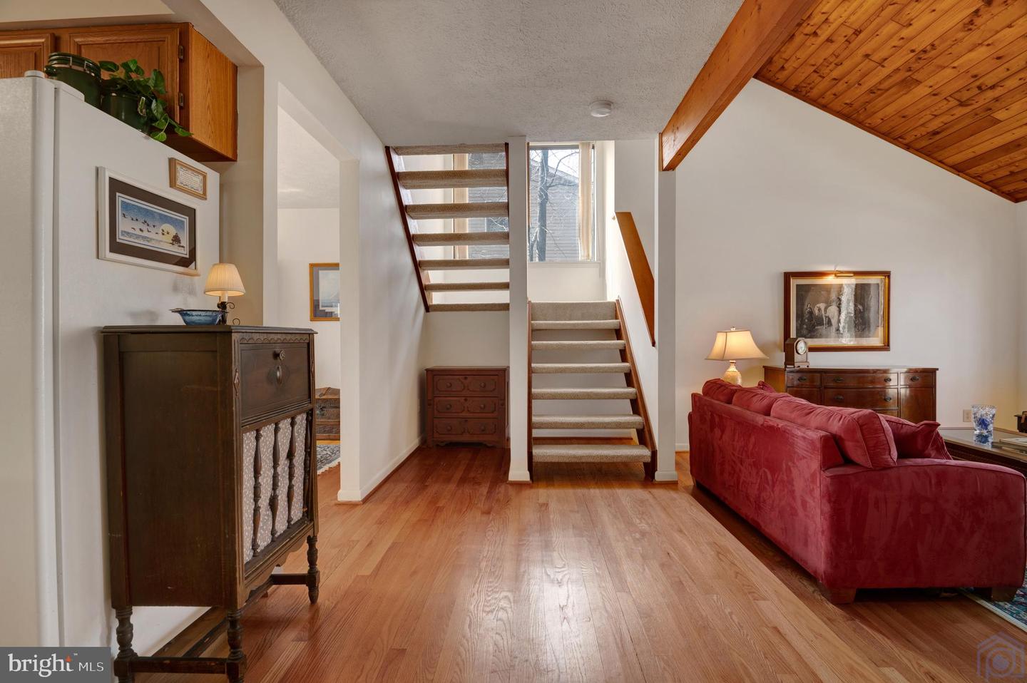 115 Lake View Dr