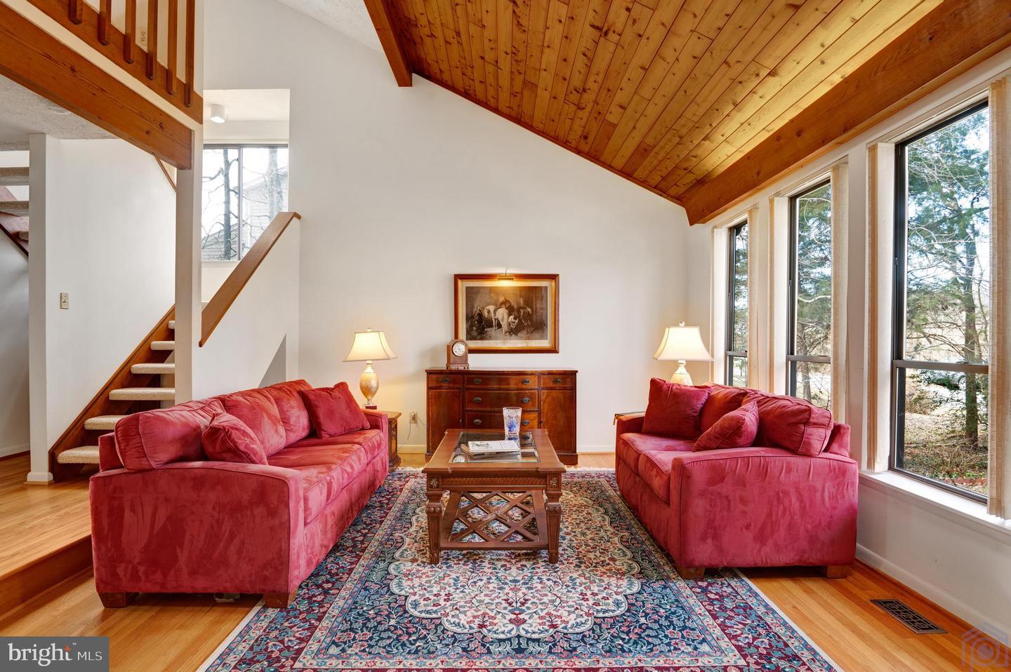 115 Lake View Dr