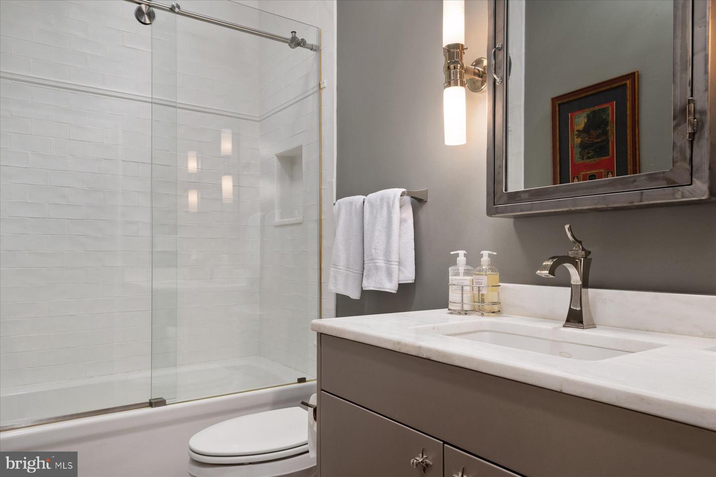 33 East St #1