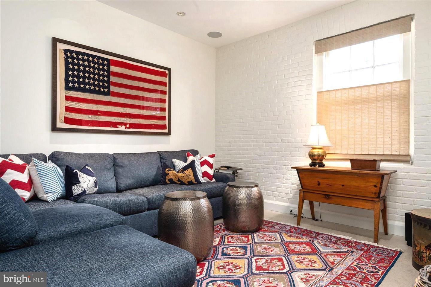 33 East St #1