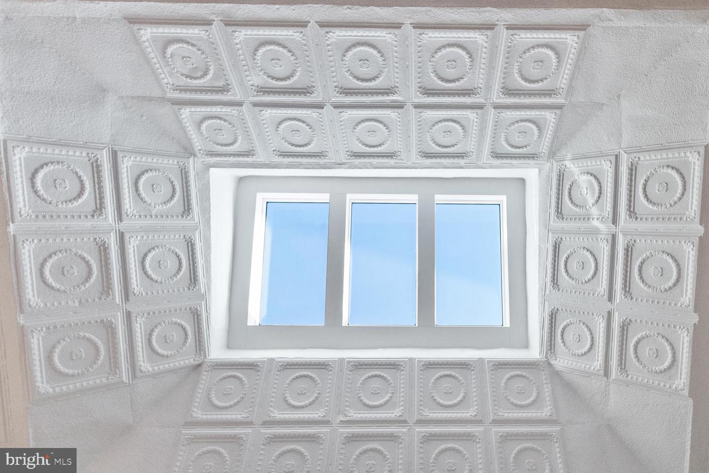 33 East St #1
