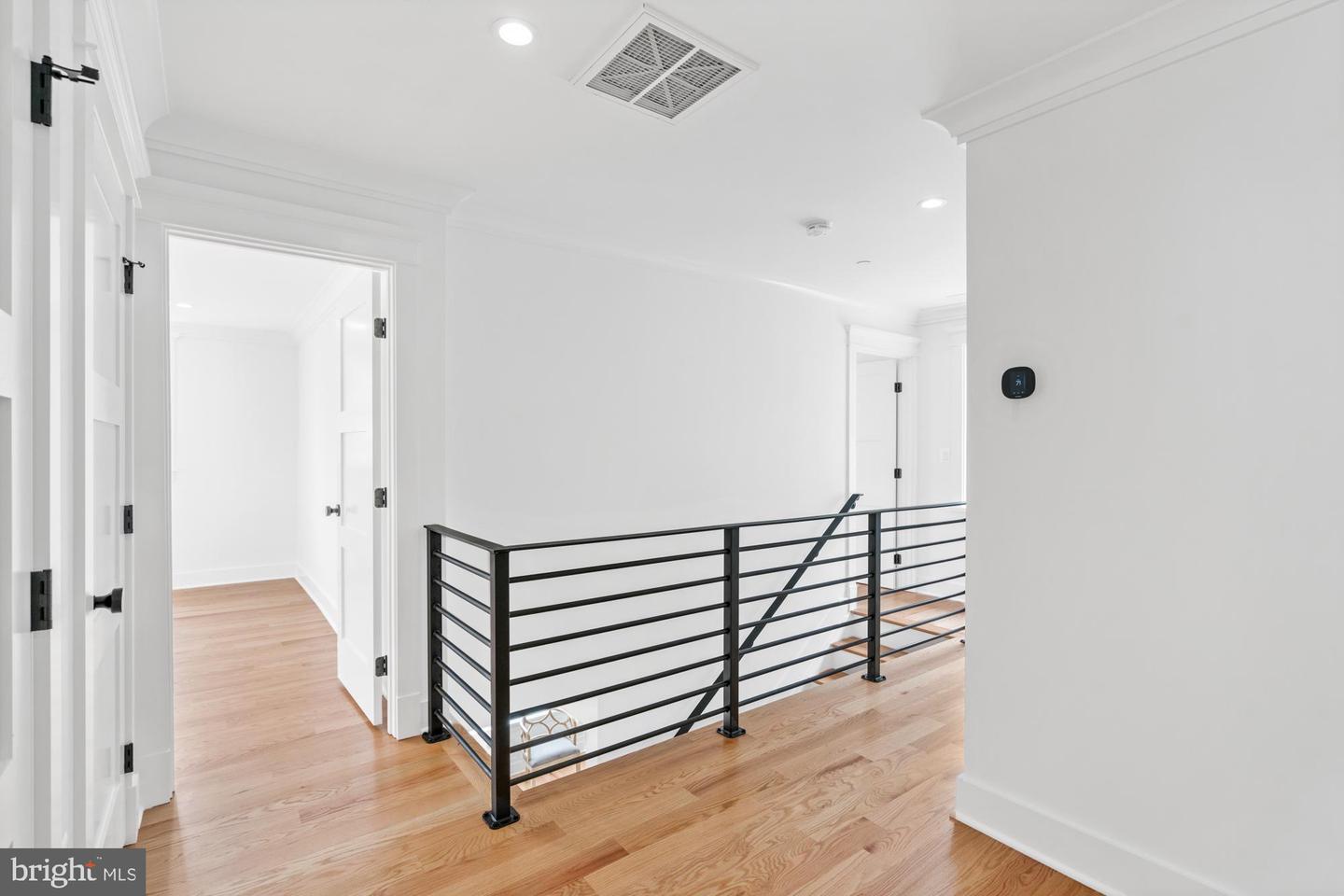 27 Thompson St