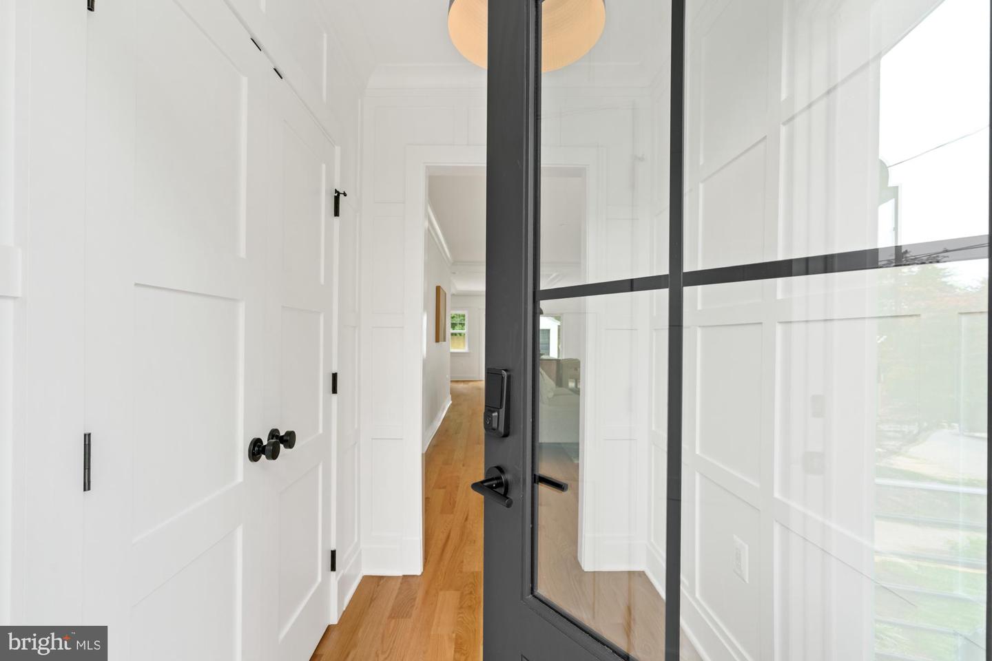27 Thompson St