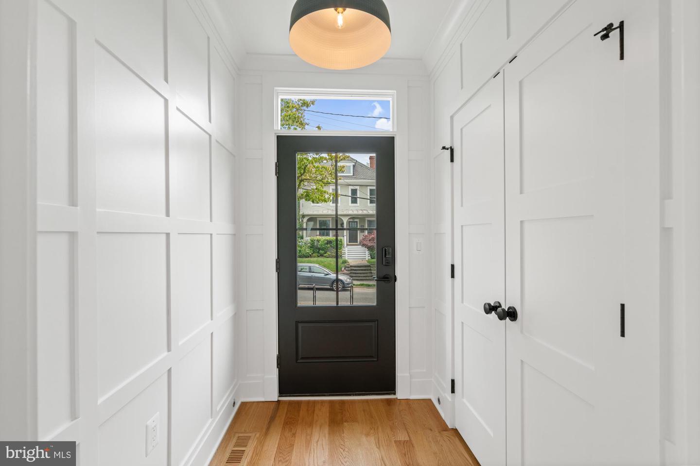 27 Thompson St