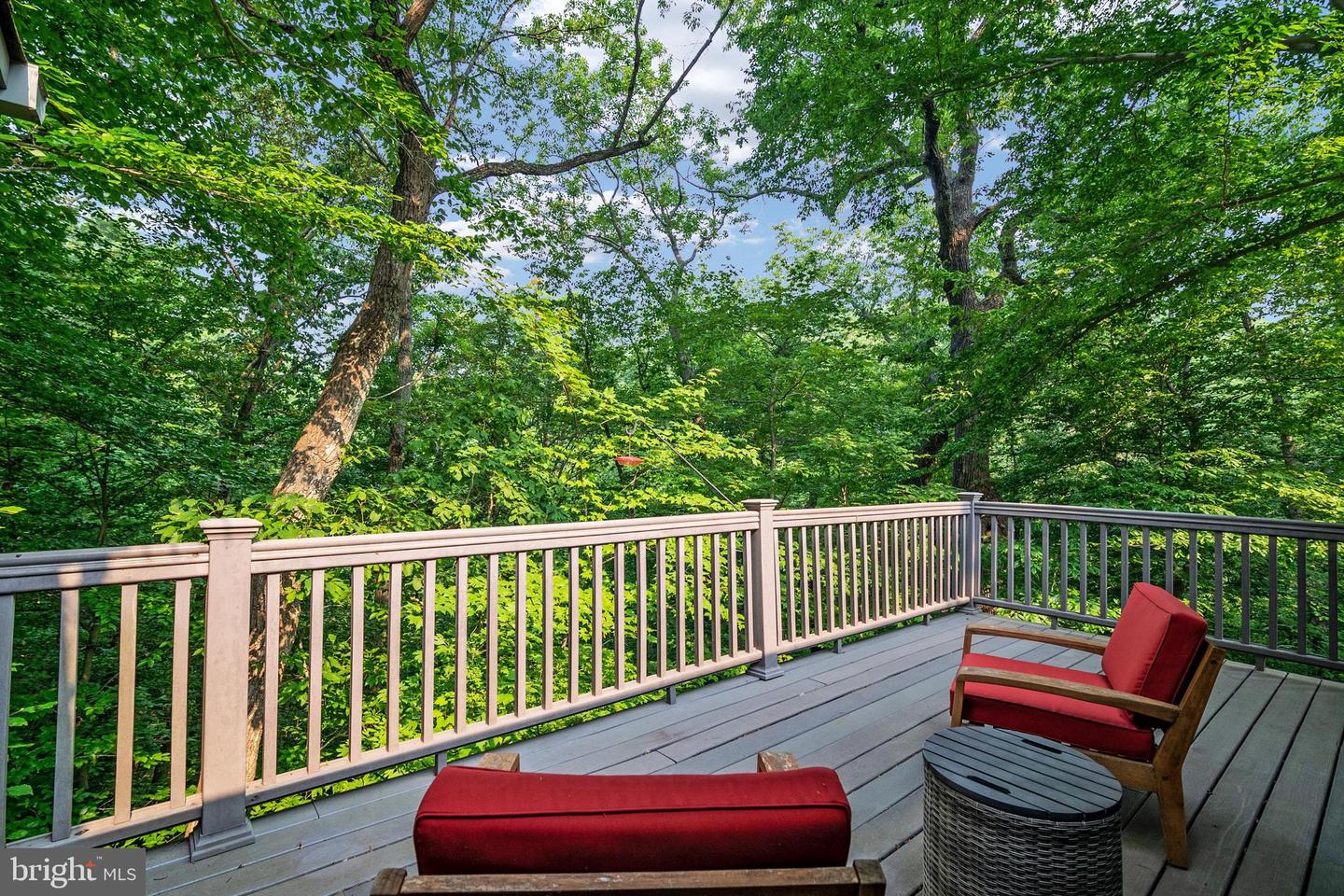 906 Coachway