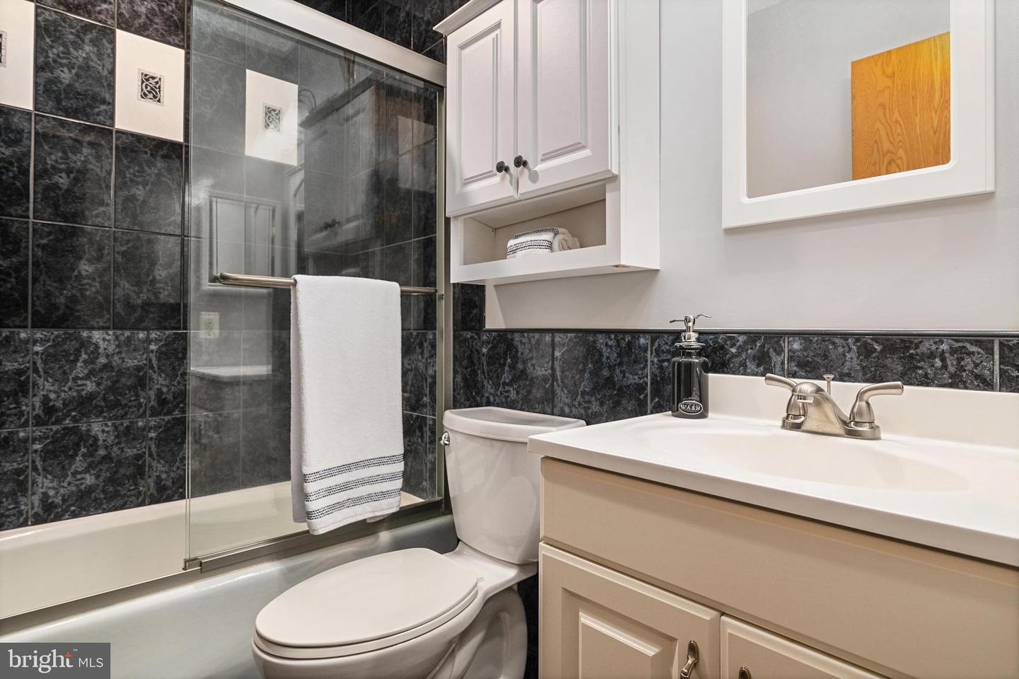 906 Coachway