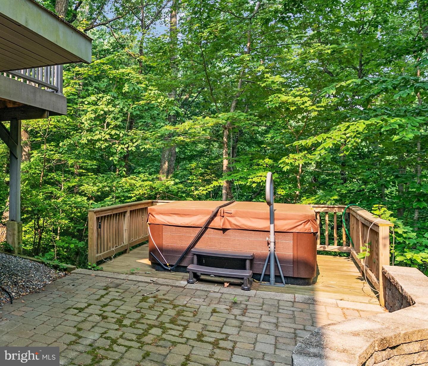 906 Coachway
