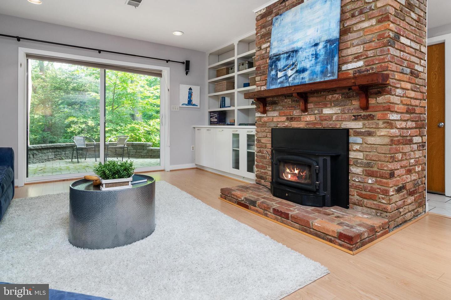 906 Coachway