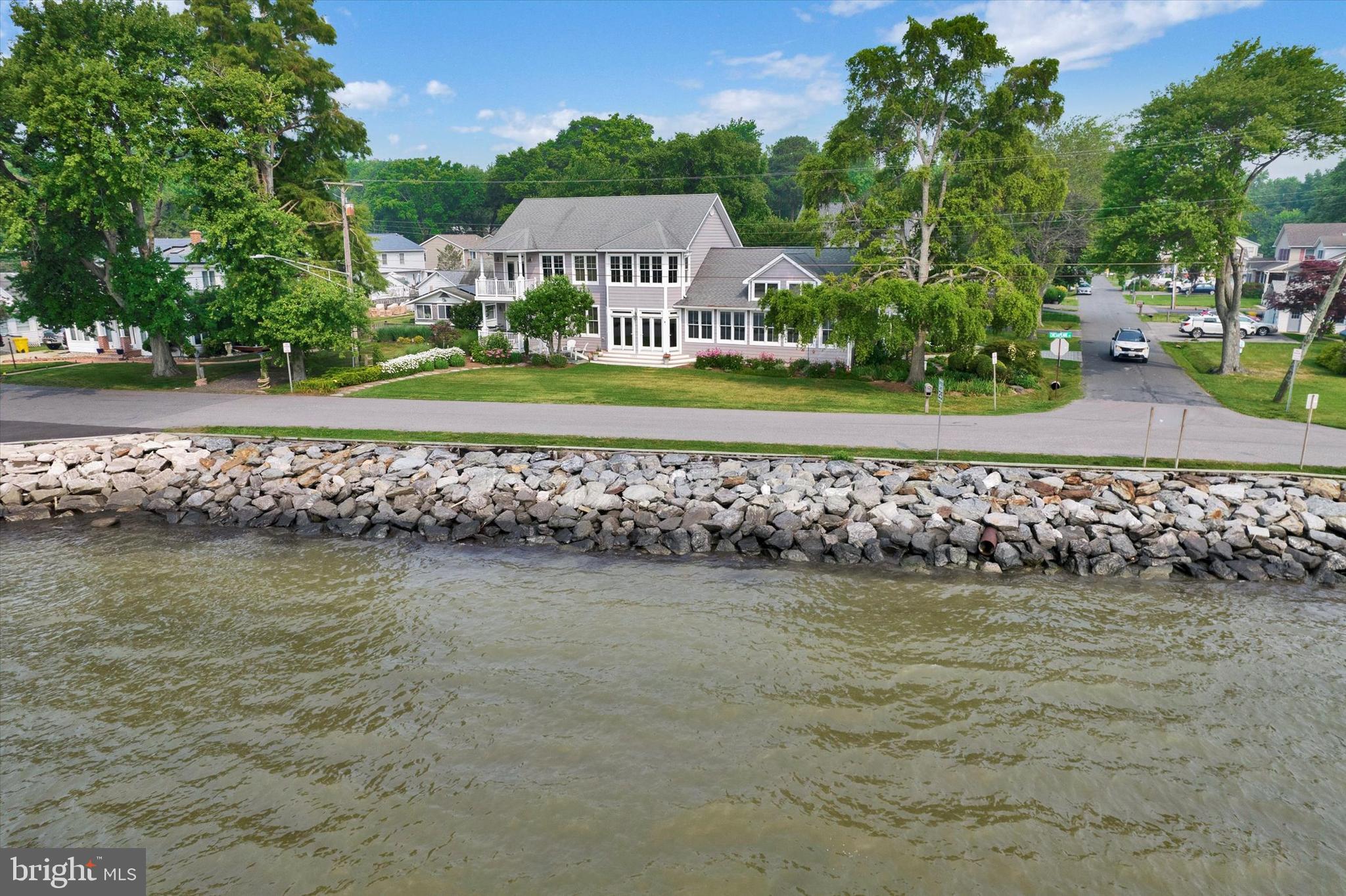1268 Chesapeake Dr