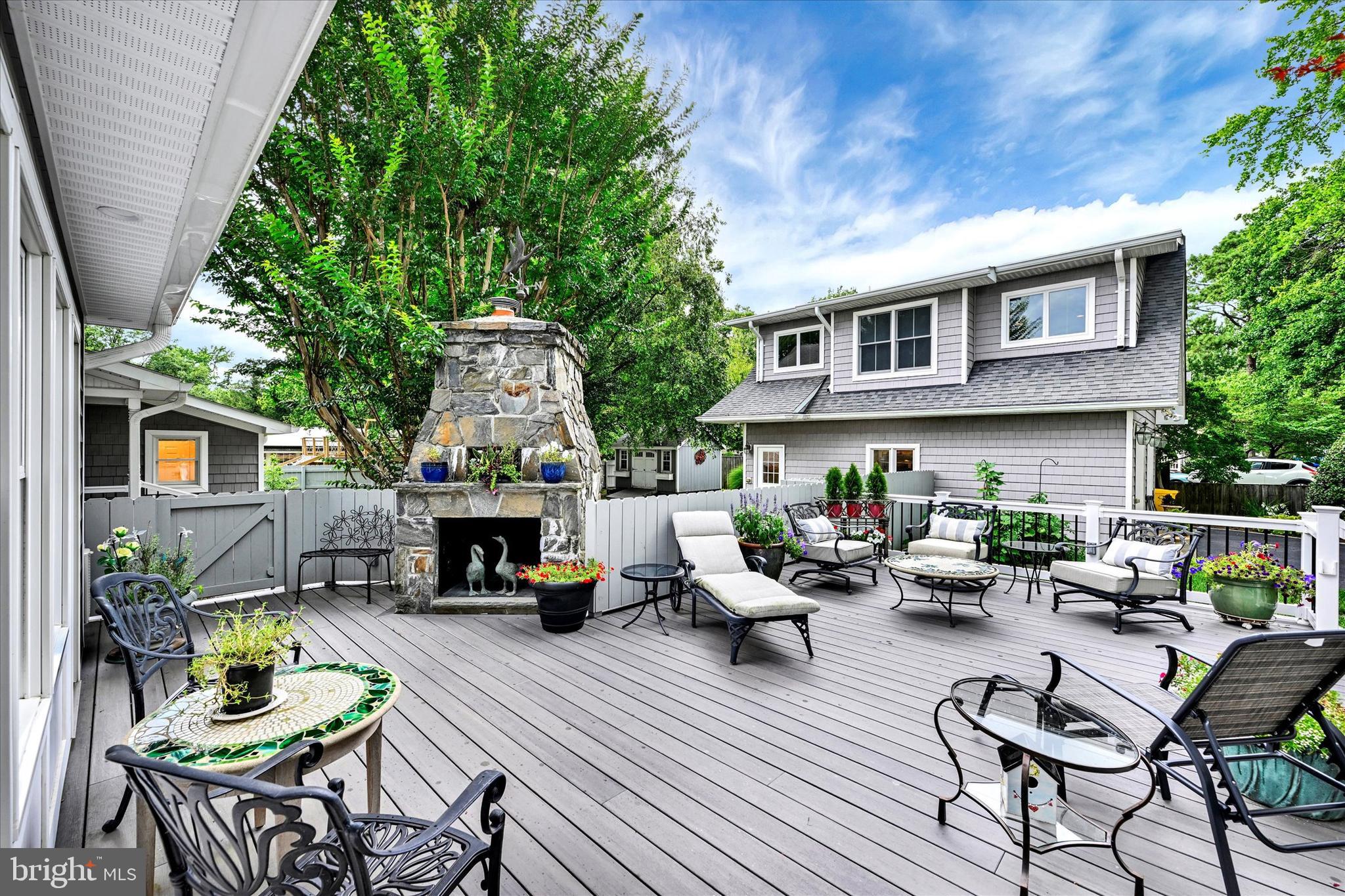 1268 Chesapeake Dr