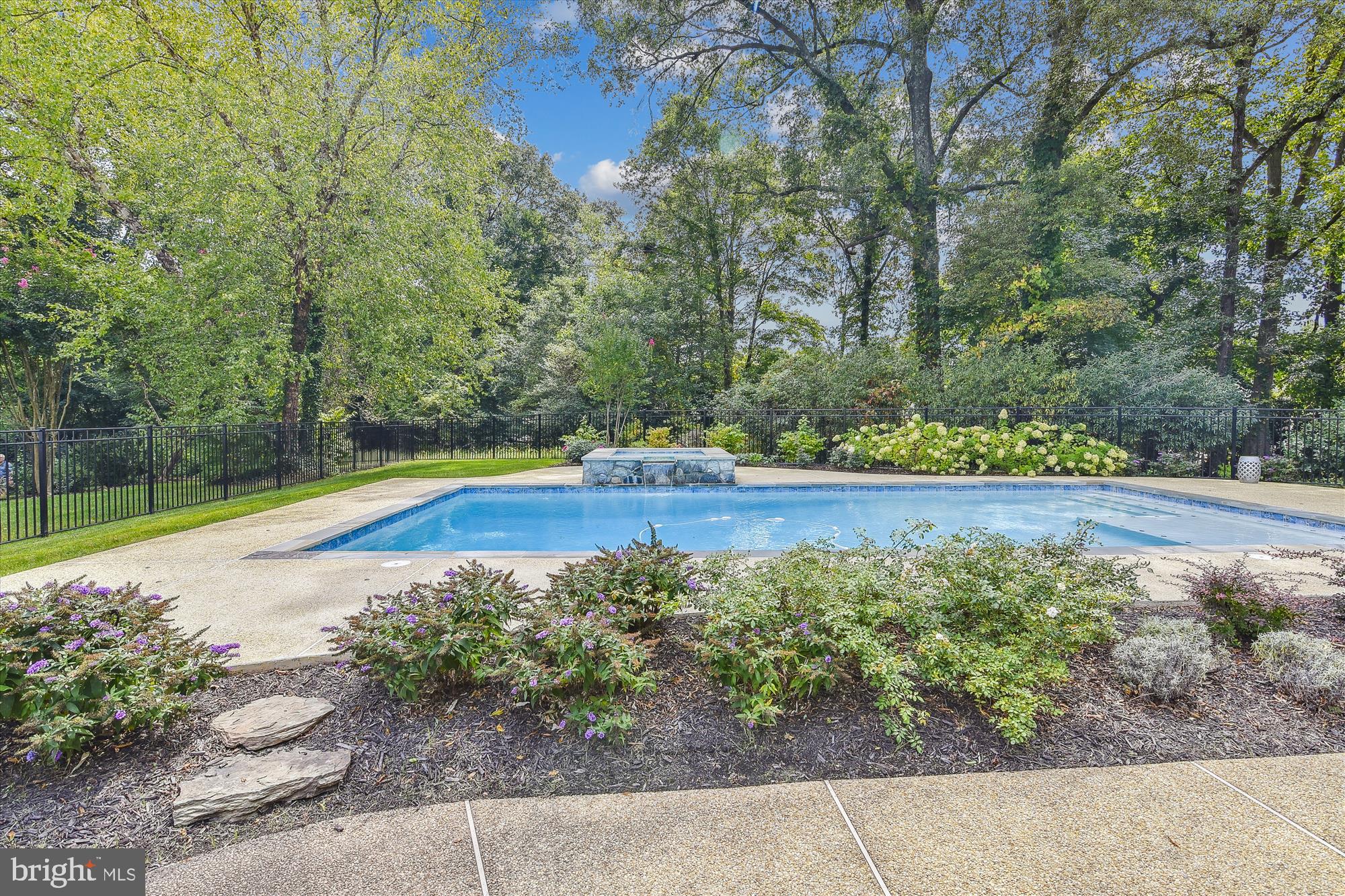 241 Ebb Point Ln