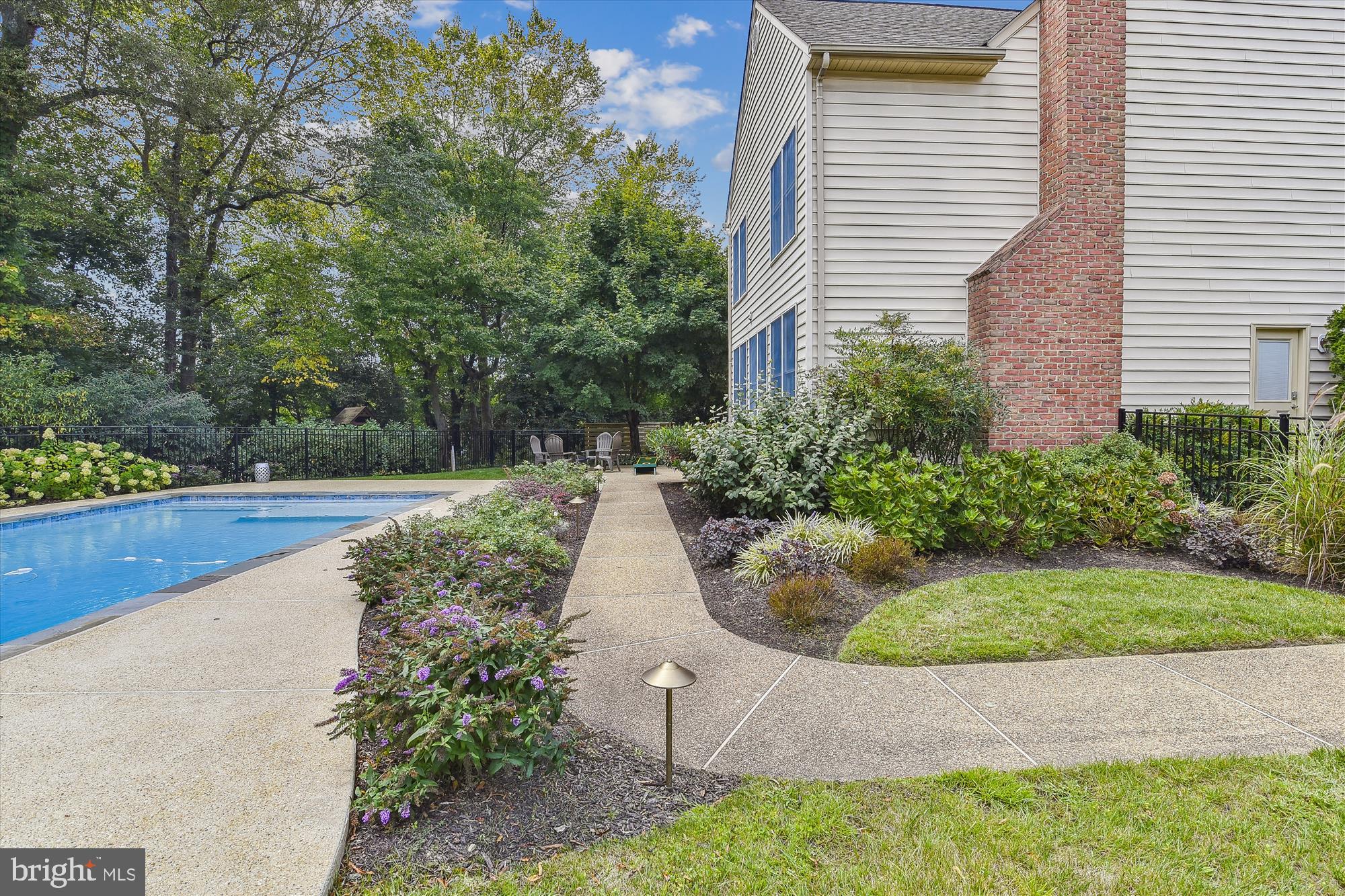 241 Ebb Point Ln