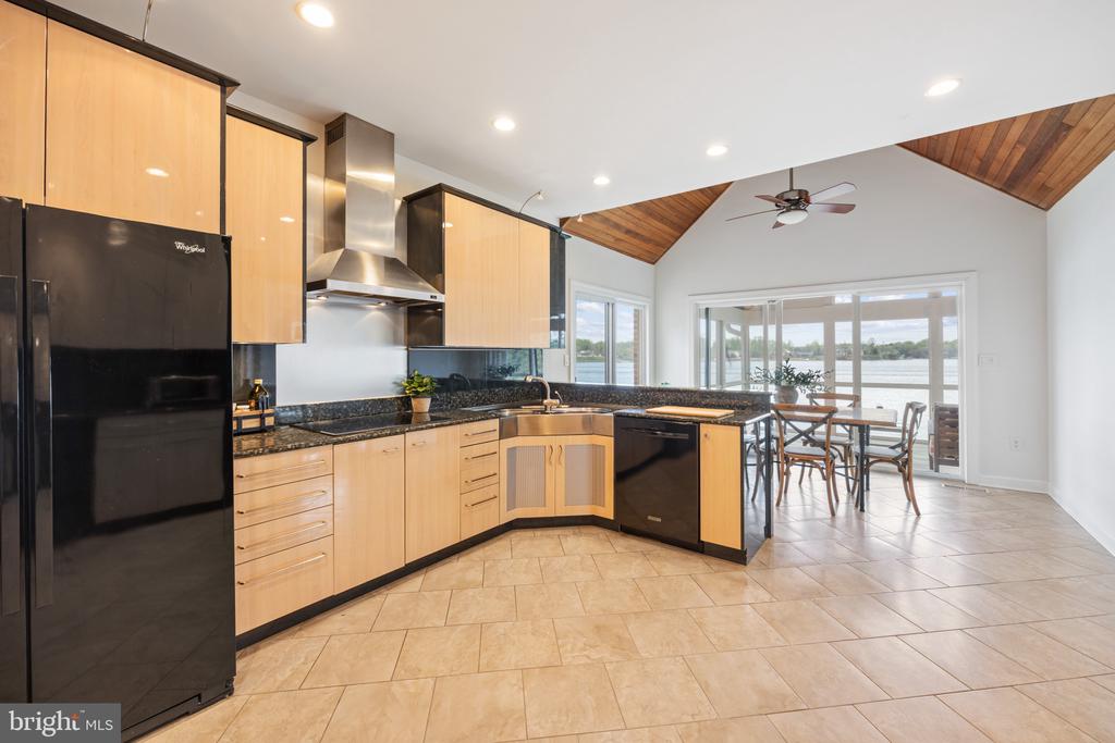 540 S River Landing Rd