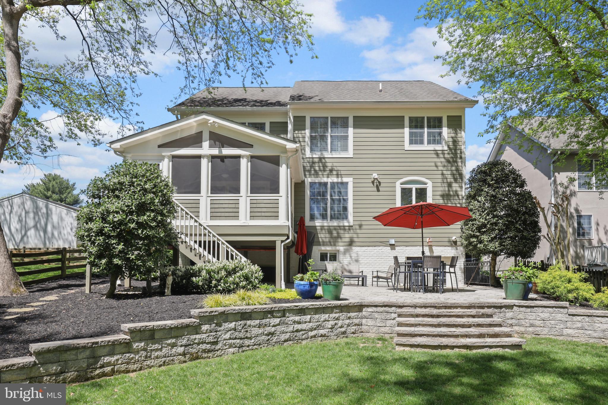 206 Giddings Ave