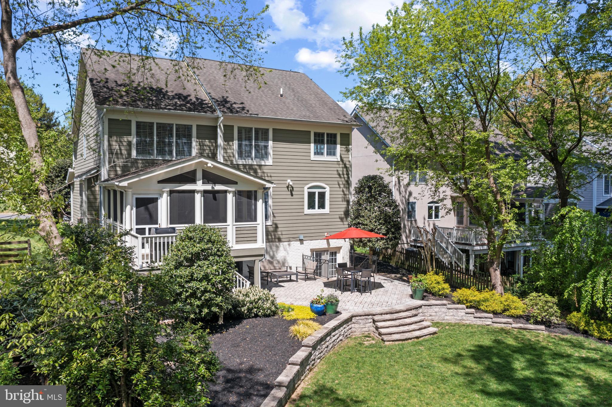 206 Giddings Ave