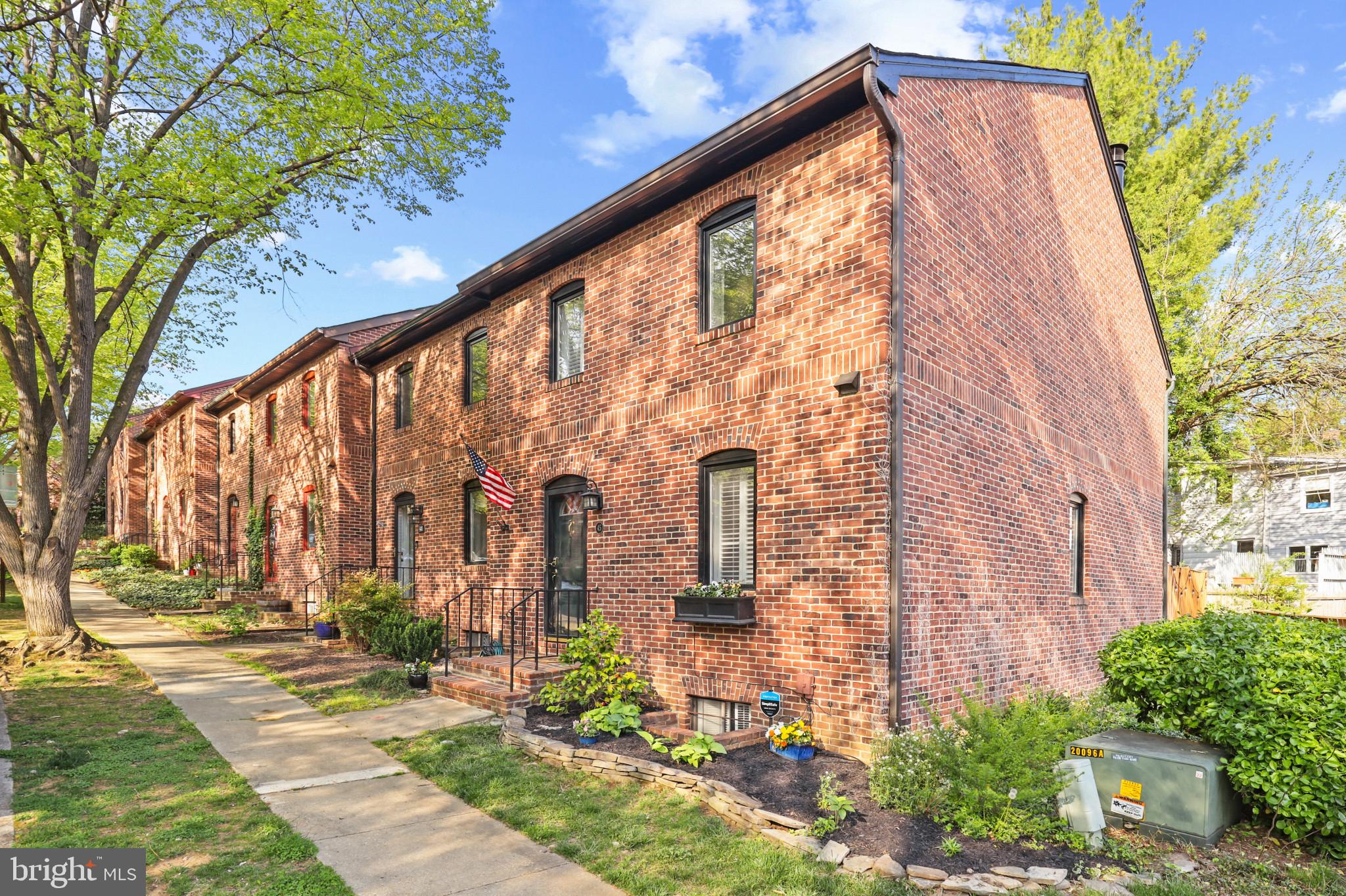 45 City Gate Ln