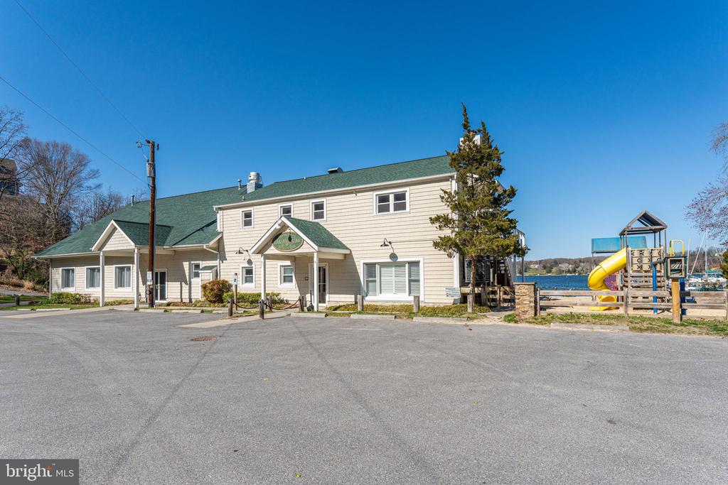 351 Sherwood Trl