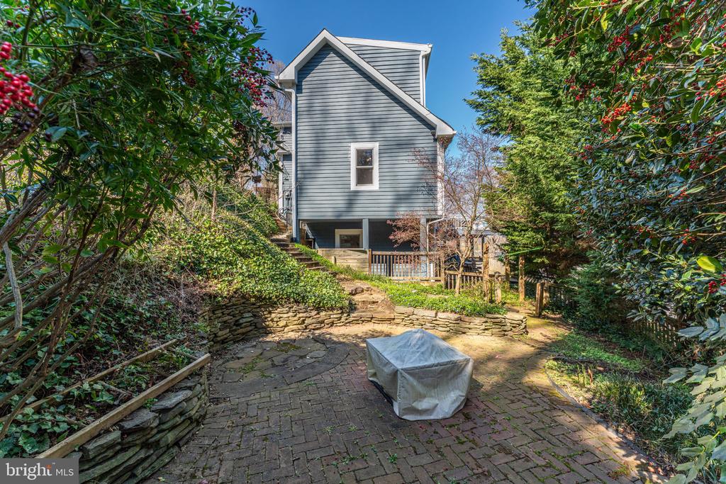 351 Sherwood Trl