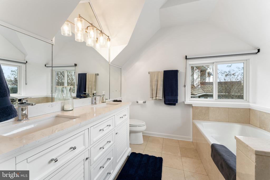 351 Sherwood Trl