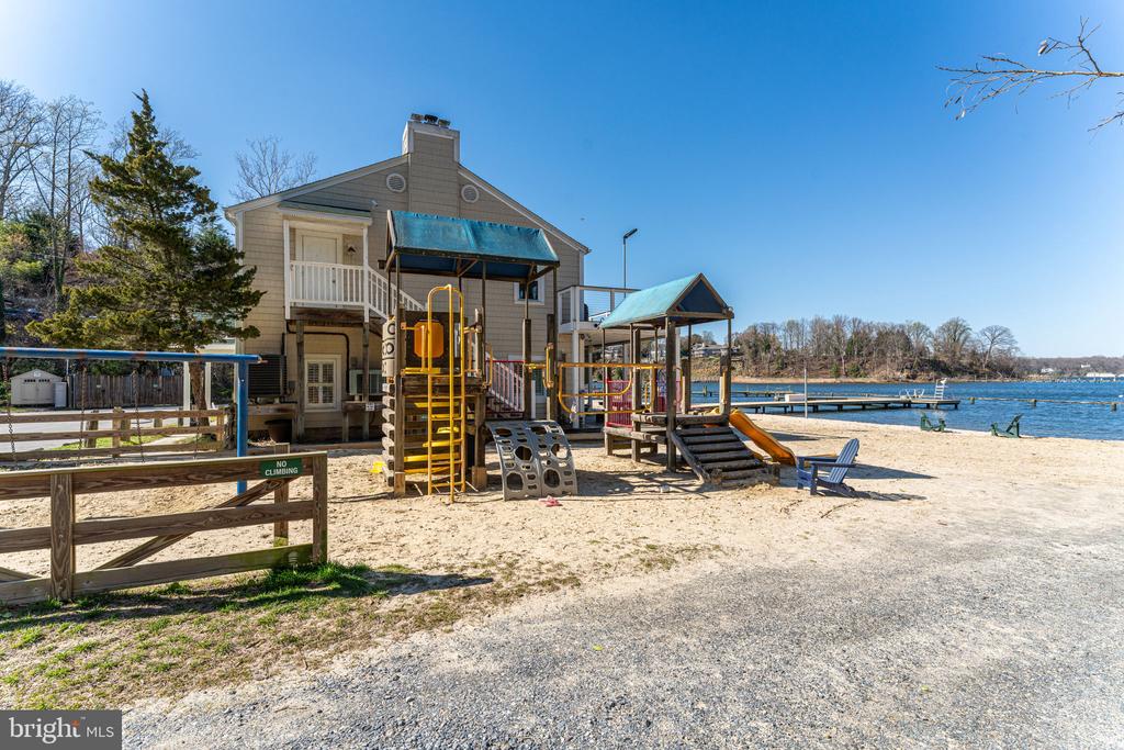 351 Sherwood Trl