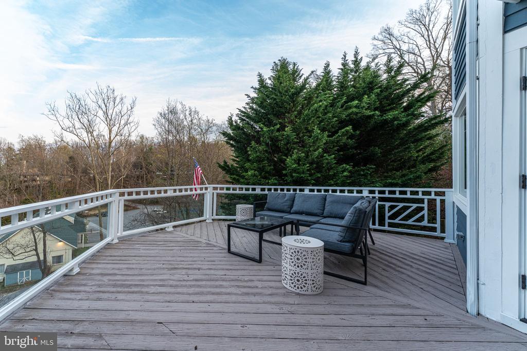 351 Sherwood Trl