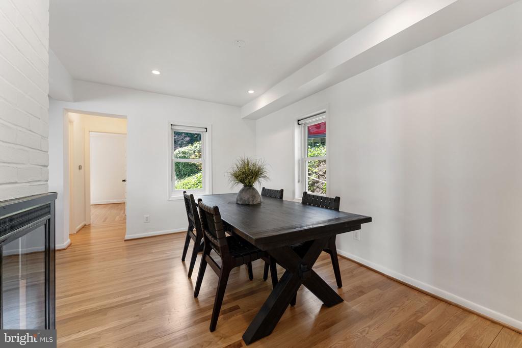 351 Sherwood Trl