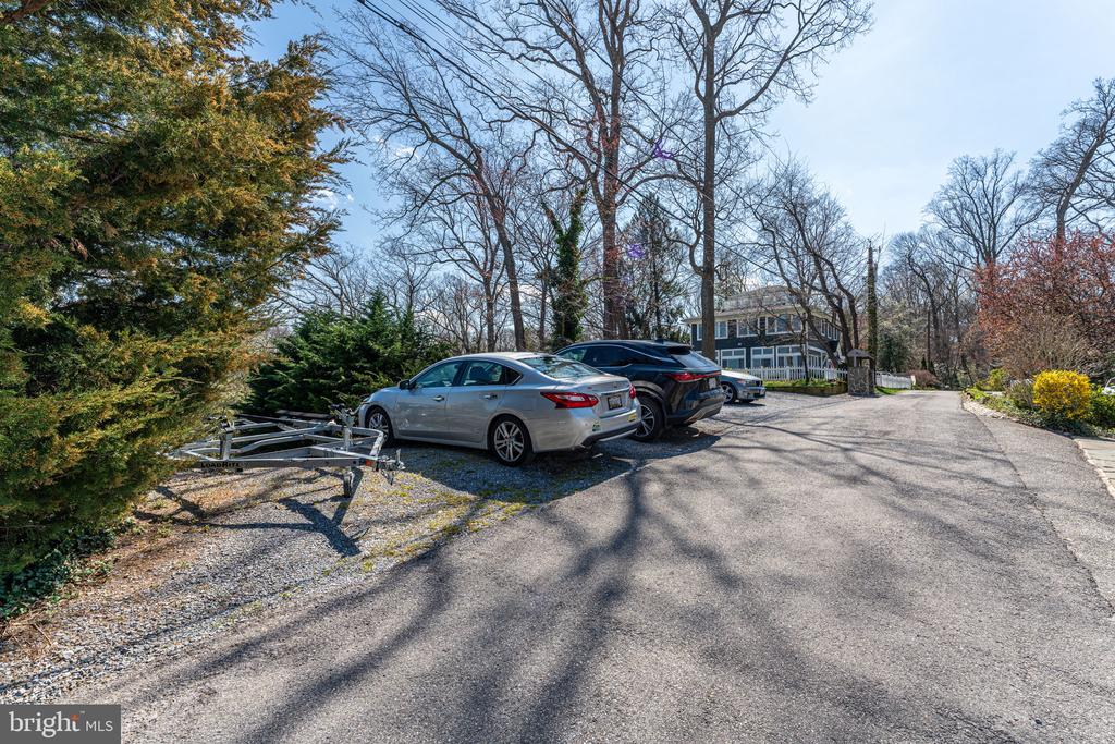 351 Sherwood Trl