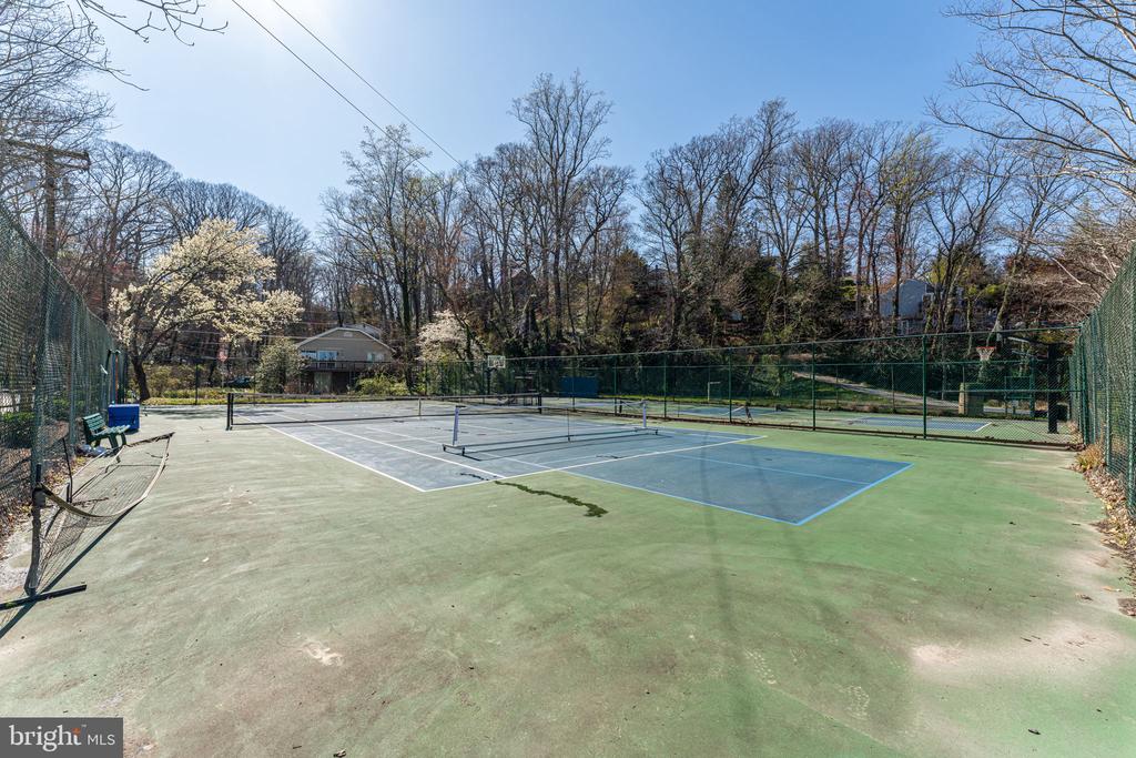 351 Sherwood Trl