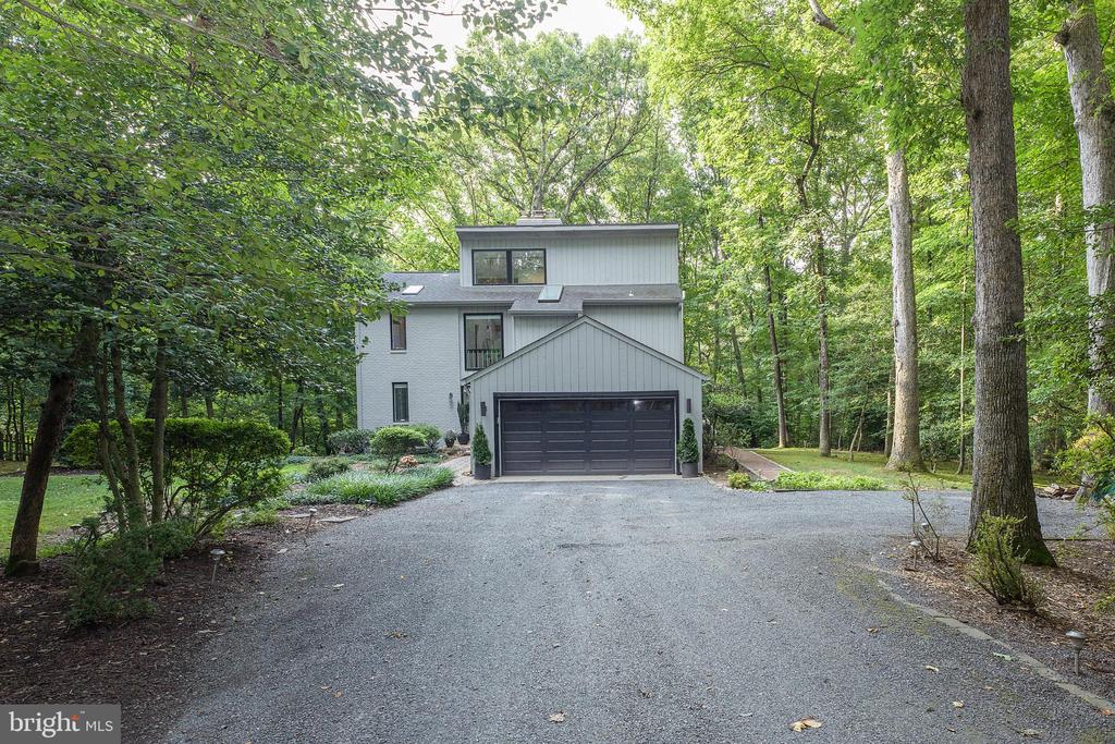 2803 Clove Ln