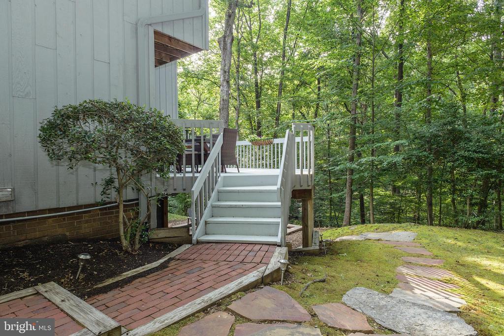 2803 Clove Ln