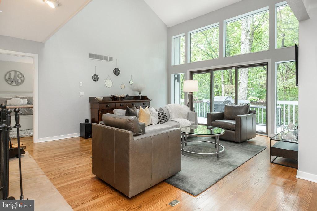 2803 Clove Ln
