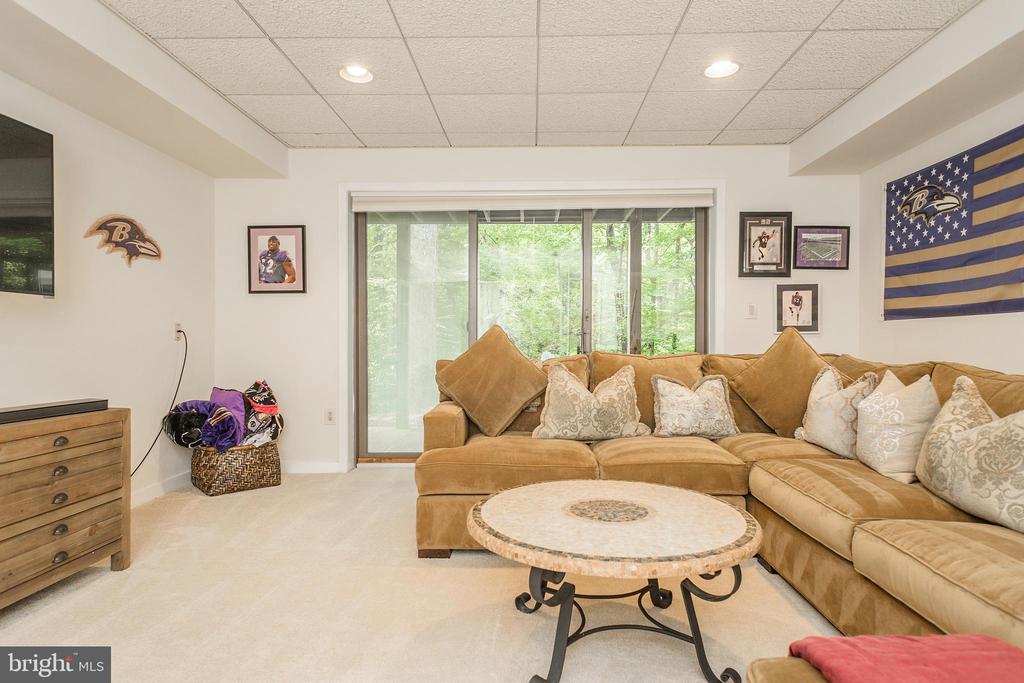 2803 Clove Ln