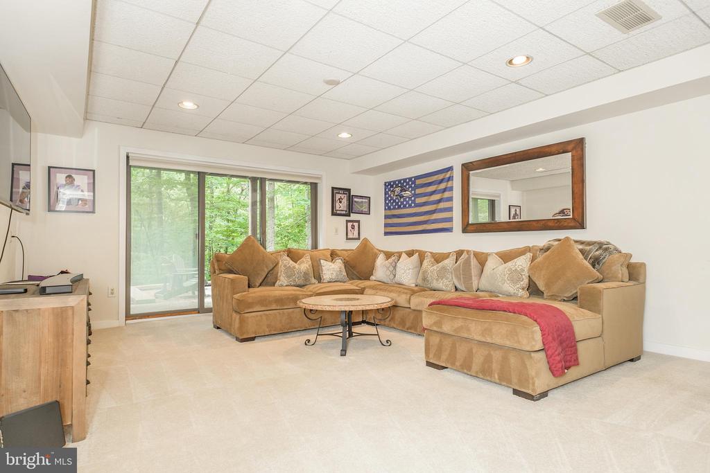 2803 Clove Ln