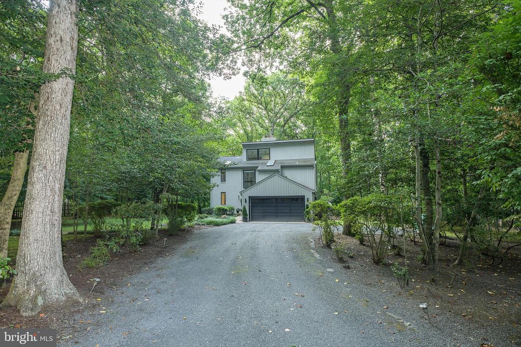 2803 Clove Ln