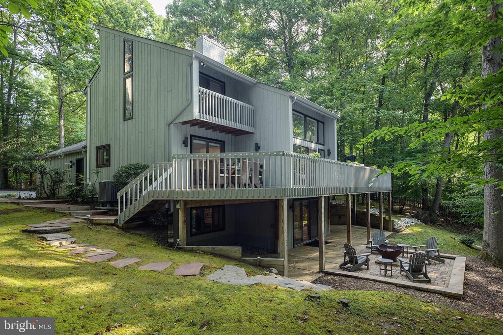 2803 Clove Ln