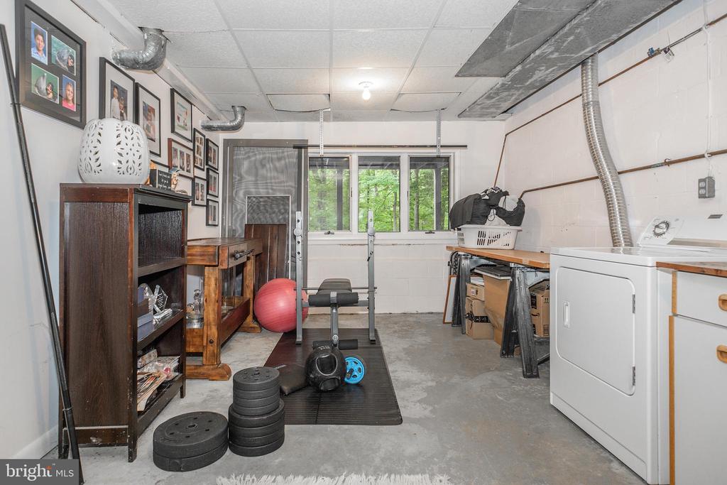 2803 Clove Ln
