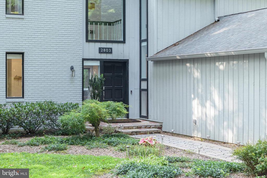 2803 Clove Ln