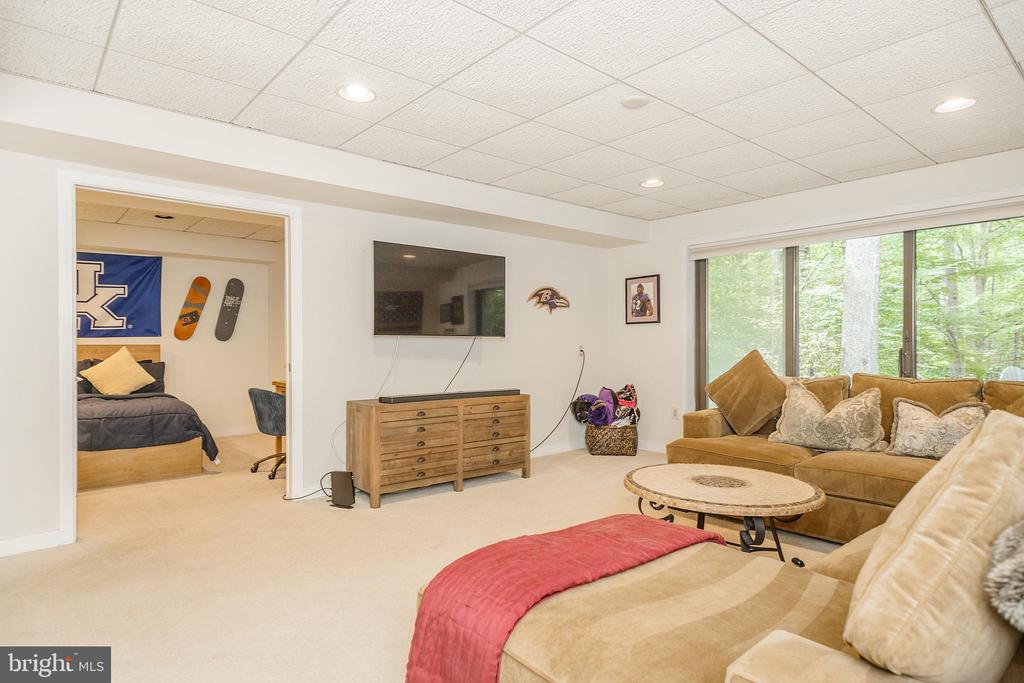2803 Clove Ln