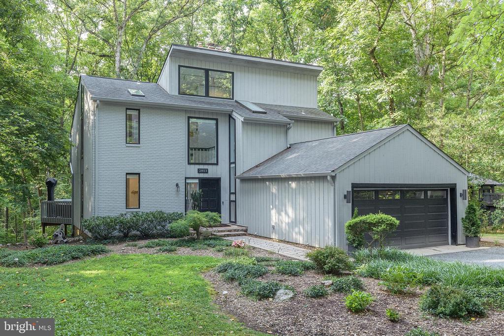 2803 Clove Ln