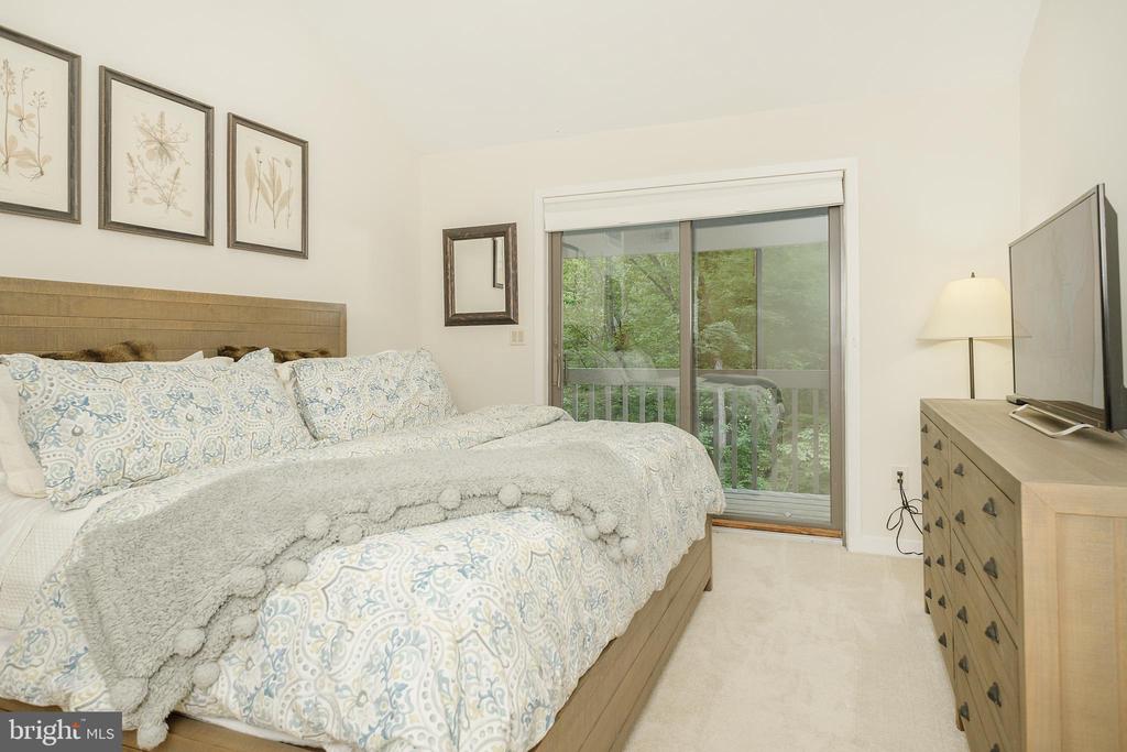 2803 Clove Ln