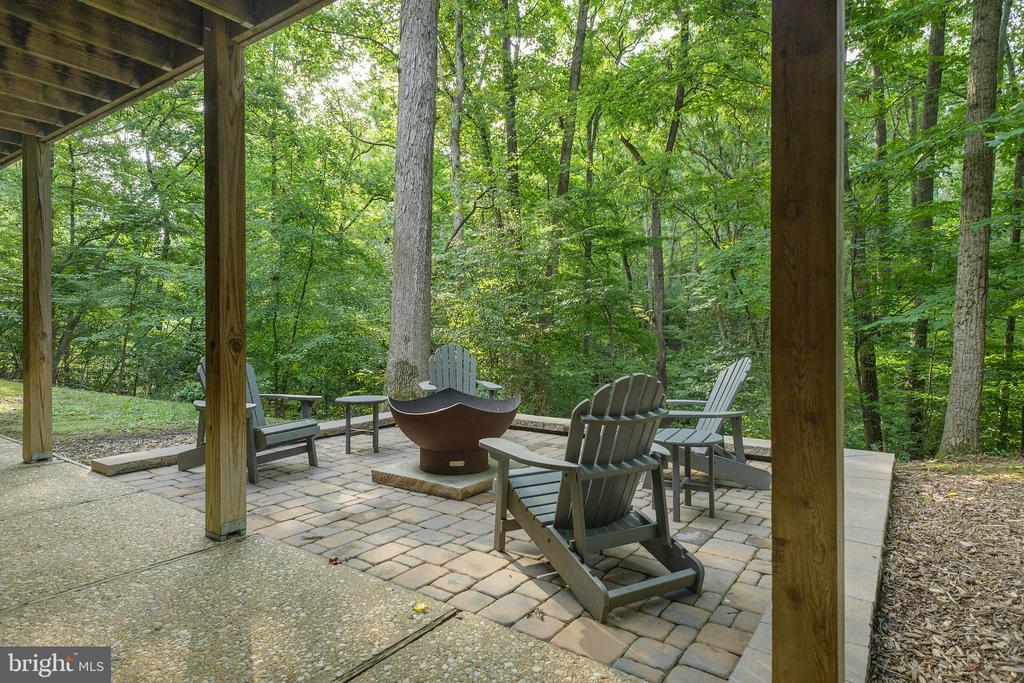 2803 Clove Ln