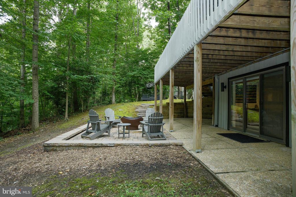 2803 Clove Ln