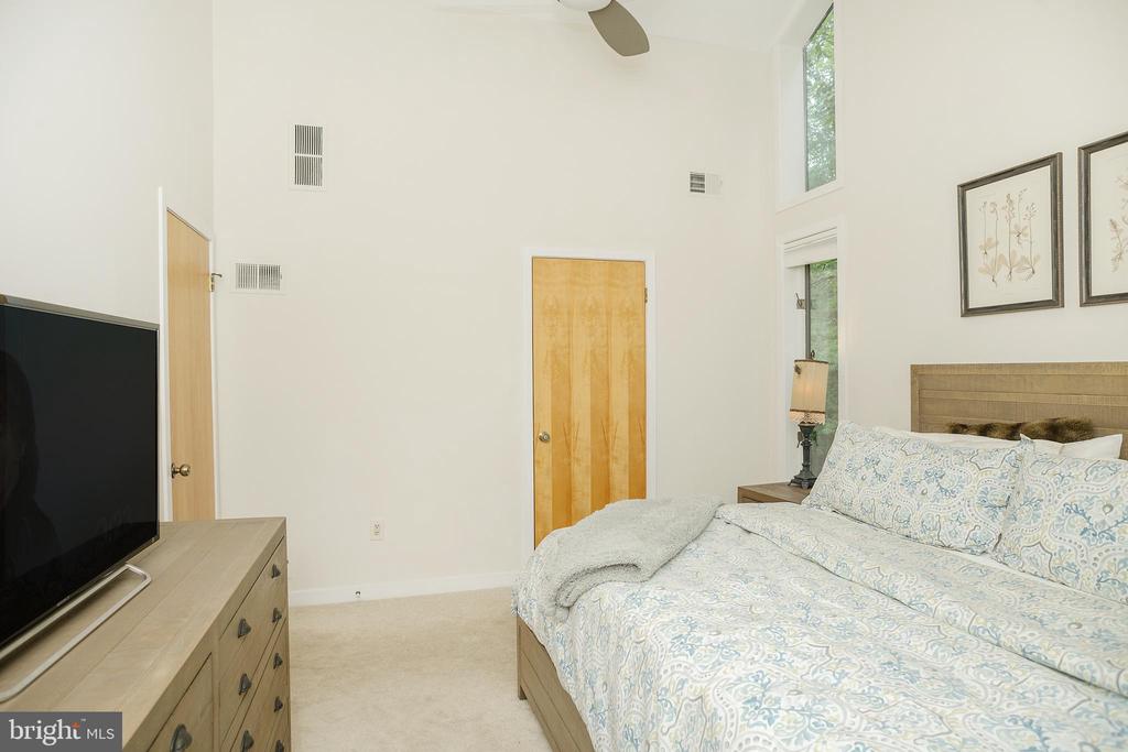 2803 Clove Ln