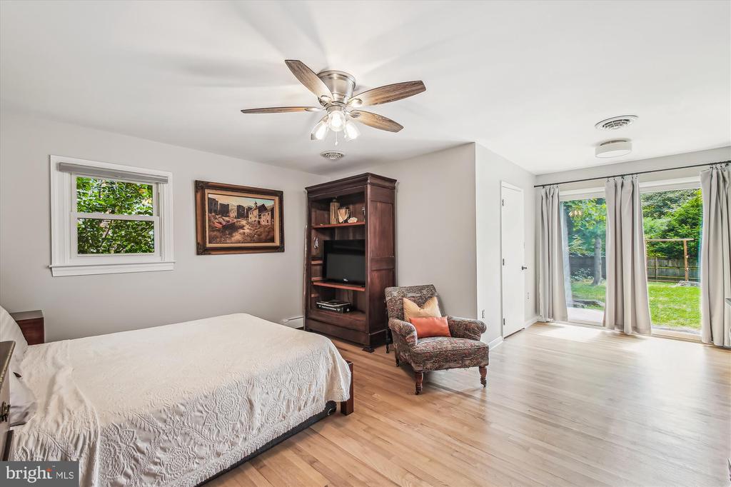 1015 Old Bay Ridge Rd