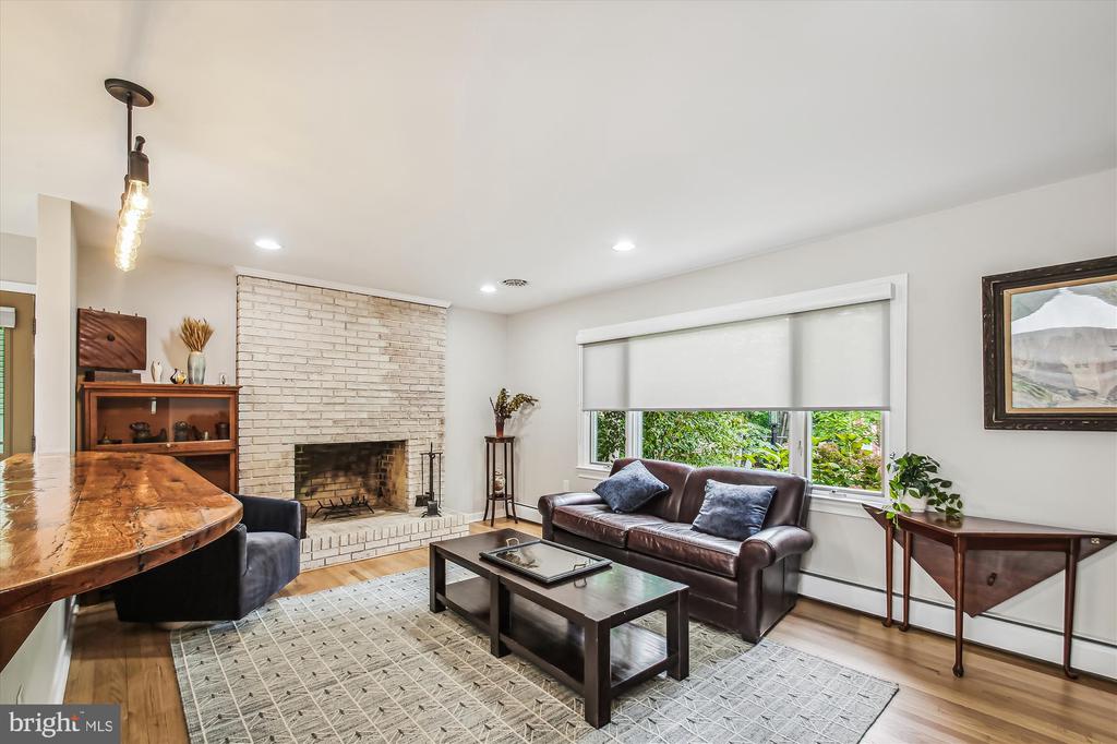 1015 Old Bay Ridge Rd