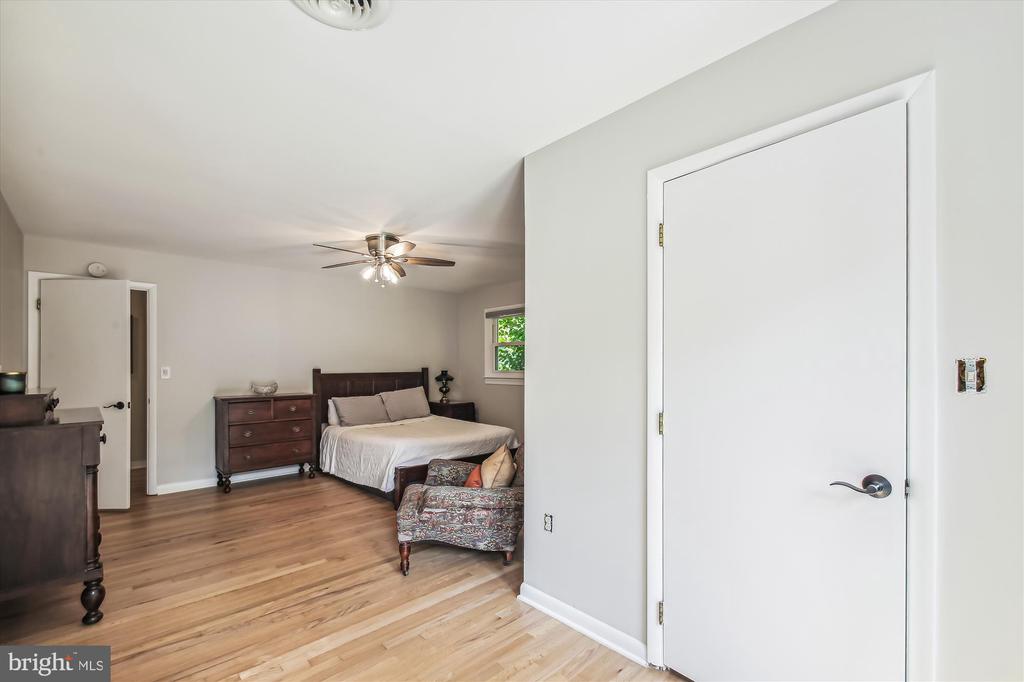 1015 Old Bay Ridge Rd