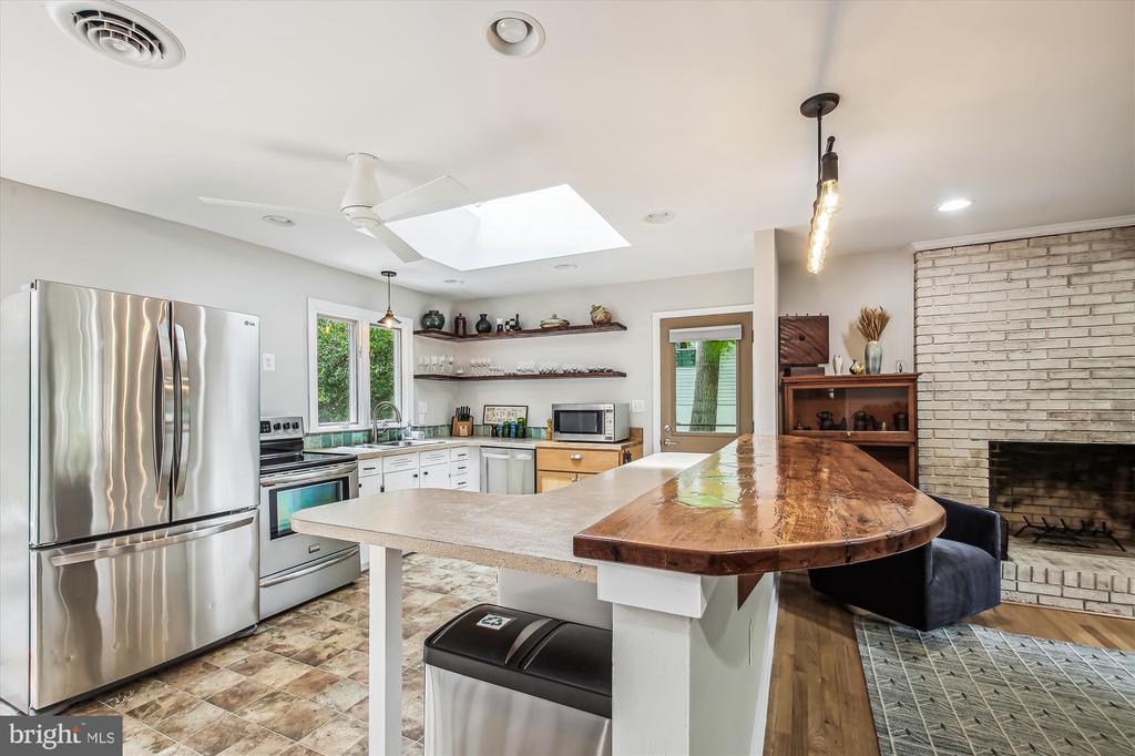 1015 Old Bay Ridge Rd