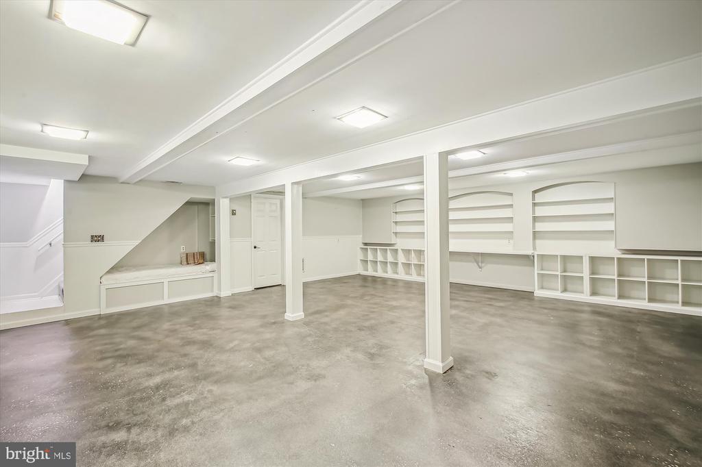 1015 Old Bay Ridge Rd
