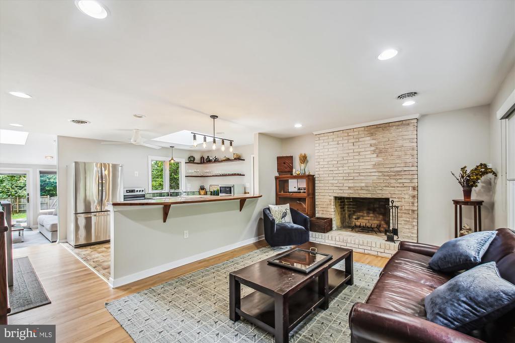 1015 Old Bay Ridge Rd